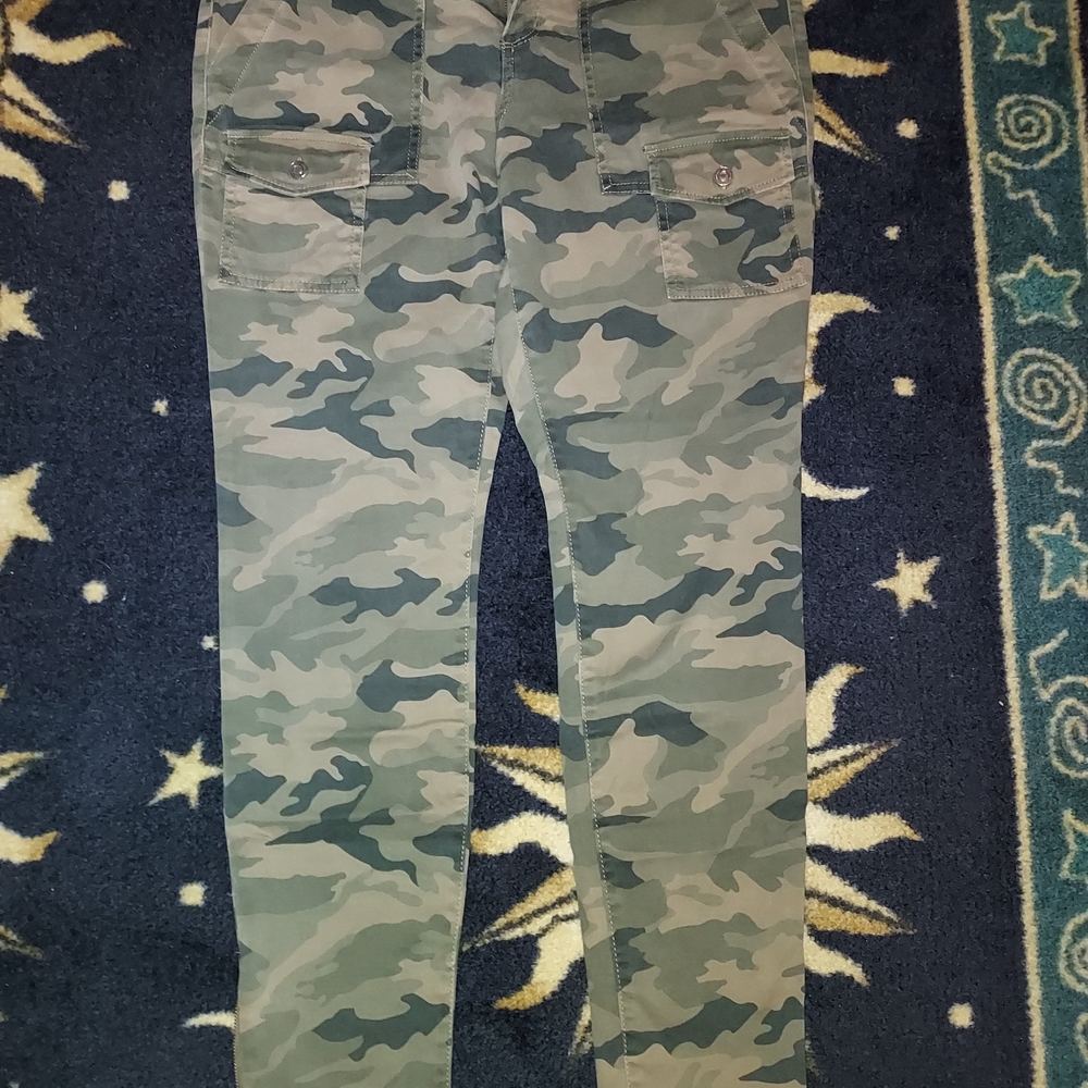 SO Green Skinny Jeans with Camouflage Pattern